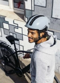 Casque De Vélo Urbain Lumineux Hud-Y ACE - ABUS -Accessoires vélo Soldes casque de velo urbain lumineux hud y ace abus 3