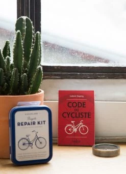 Kit De Réparation Vélo Du Cycliste - Kikkerland 9 Kit De Réparation Vélo Du Cycliste - Kikkerland -Accessoires vélo Soldes kit de reparation velo du cycliste kikkerland 3