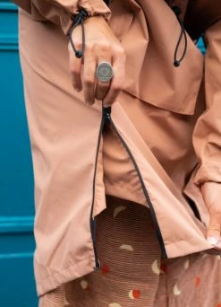 Parka De Pluie élégante Cycliste Urbain - Maium Amsterdam 8 Parka De Pluie élégante Cycliste Urbain - Maium Amsterdam -Accessoires vélo Soldes parka de pluie elegante cycliste urbain maium amsterdam 2