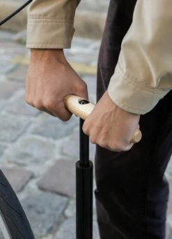 Pompe à Pied Vélo Sport Floor Drive - Lezyne -Accessoires vélo Soldes pompe a pied velo sport floor drive lezyne 2