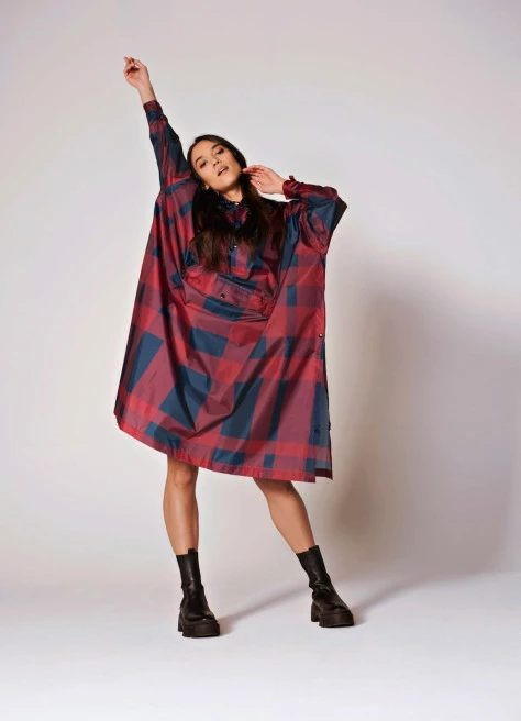 Poncho De Pluie Vélo Recyclé Original - Rainkiss 6 Poncho De Pluie Vélo Recyclé Original - Rainkiss – Image 6