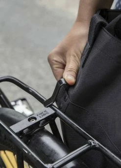 Sac Tote Porte-bagages Vélo Gaia - Monroe -Accessoires vélo Soldes sac tote porte bagages velo gaia monroe 3