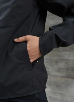 Veste De Pluie Vélo Femme Ultra-légère - POC -Accessoires vélo Soldes veste de pluie velo femme ultra legere poc 2